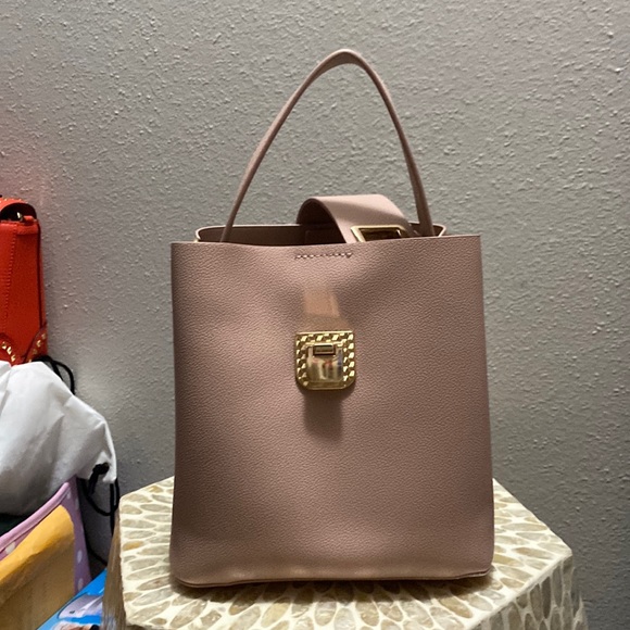 Pink bucket bag - Picture 1 of 3